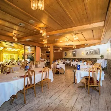 Grand A - Centre Thermal オヴロナ