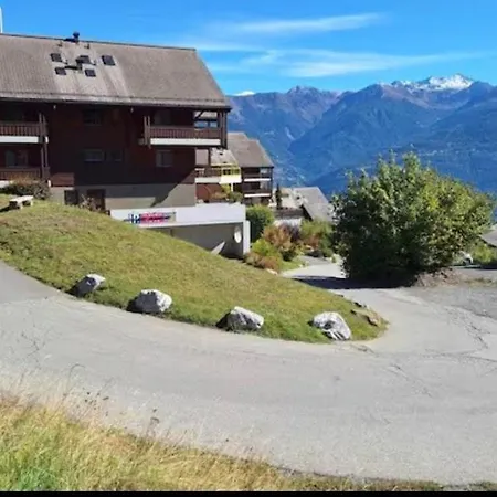 Grand à - Centre Thermal * Ovronnaz